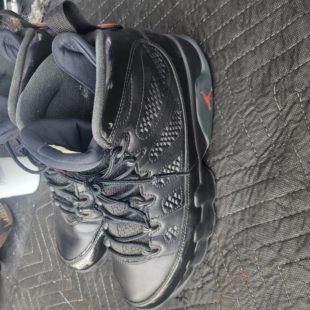 Men's Black Athletic Shoes